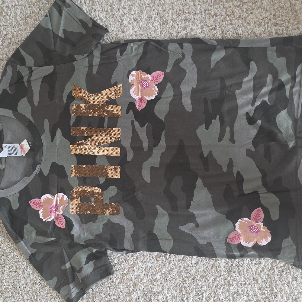 NWT VS Pink Camo Tee Size S - Picture 2 of 8